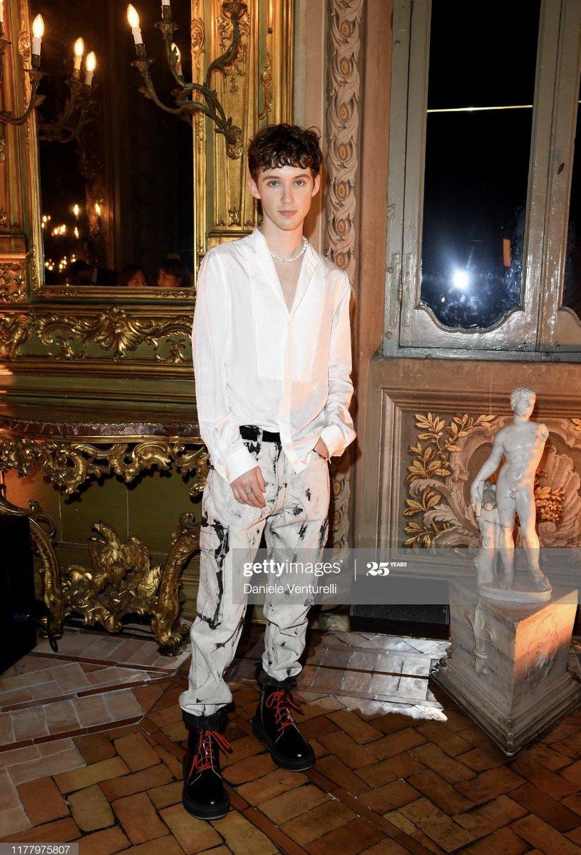 Giambattista Valli x HM 2019 , Romantic Maximalism.jpg