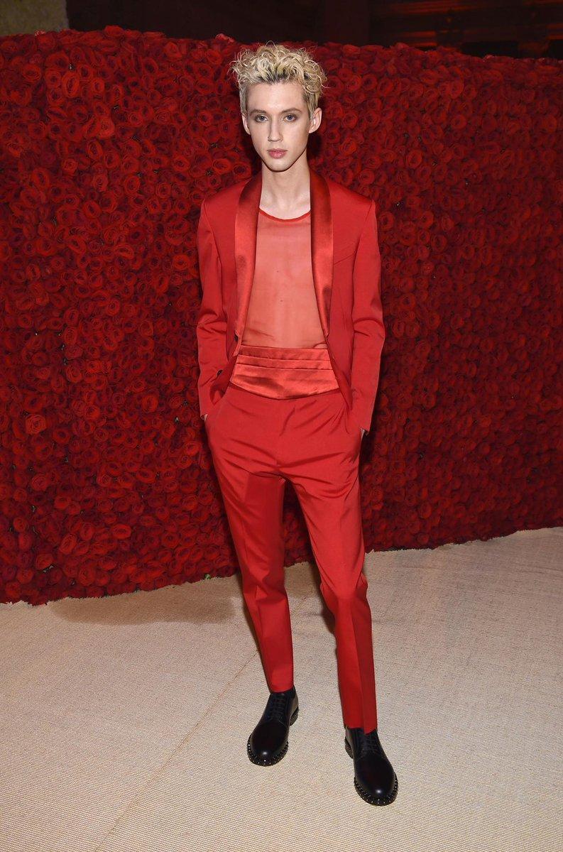 Met Gala 2018 , Romantic Spectacle.jpg